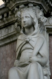 scultura medievale, allegoria di Roma