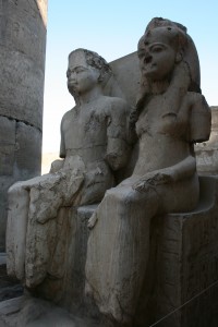 faraone e consorte come Osiride e Iside