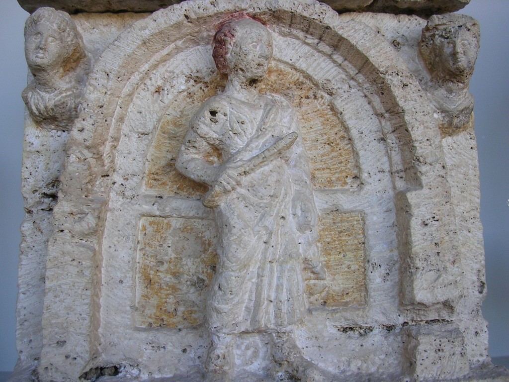 fronte dell'urnetta etrusca di Vel Rafi