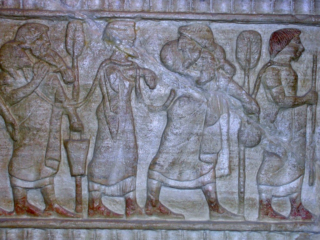 Sarcofago dello Sperandio. Particolare della scena del corteo