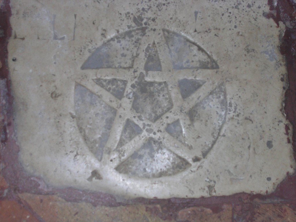 stella a cinque punte al tempio Sant'Angelo a Perugia