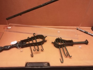 Sistri bronzei attestanti il culto isiaco. Museo archeologico di Napoli