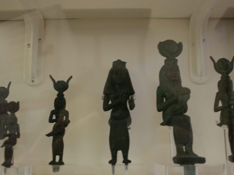 Iside dai molti nomi